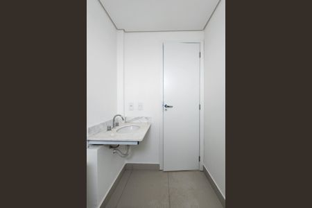 Apartamento à venda com 130m², 3 quartos e 4 vagas Apartamento à venda com 130m², 3 quartos e 4 vagasBanheiro da Suíte 2