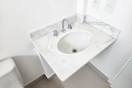 Apartamento à venda com 130m², 3 quartos e 4 vagas Apartamento à venda com 130m², 3 quartos e 4 vagasBanheiro da Suíte 2