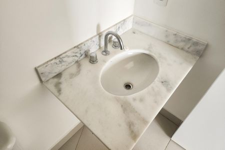 Apartamento à venda com 130m², 3 quartos e 4 vagas Apartamento à venda com 130m², 3 quartos e 4 vagasBanheiro da Suíte 1