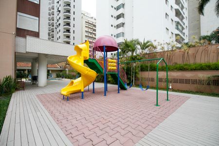 Apartamento à venda com 170m², 3 quartos e 3 vagasÁrea Comum - Playground