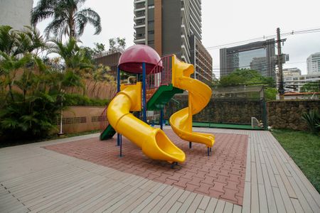 Apartamento à venda com 170m², 3 quartos e 3 vagasÁrea Comum - Playground