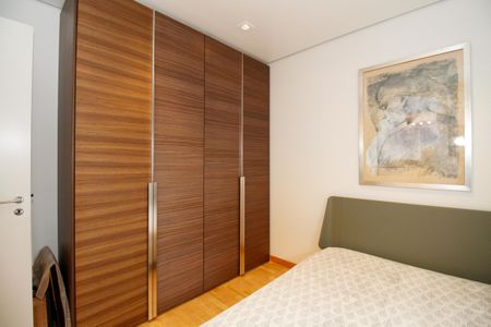 Apartamento à venda com 170m², 3 quartos e 3 vagasSuíte 1