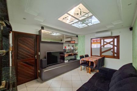 Sala de casa para alugar com 2 quartos, 160m² em Vila Romero, Praia Grande