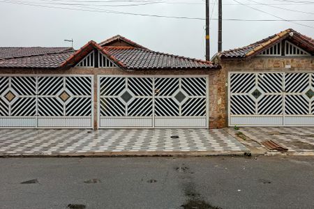 Casa para alugar com 160m², 2 quartos e 2 vagas Casa para alugar com 160m², 2 quartos e 2 vagasFachada