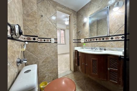 Apartamento à venda com 100m², 3 quartos e sem vagaBanheiro da Suíte