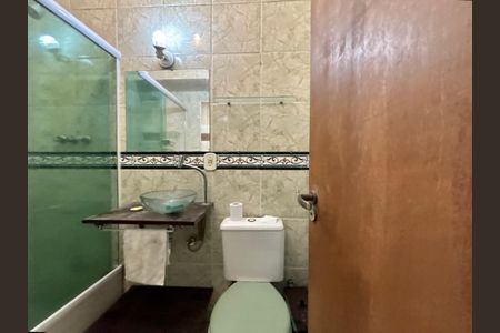 Apartamento à venda com 100m², 3 quartos e sem vagaBanheiro social