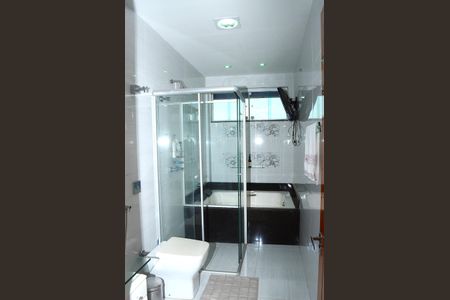 Casa à venda com 280m², 2 quartos e 2 vagasBanheiro da Suíte