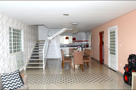 Sala de casa para alugar com 2 quartos, 280m² em Goiânia, Belo Horizonte