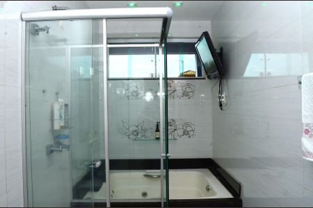 Casa à venda com 280m², 2 quartos e 2 vagasBanheiro da Suíte