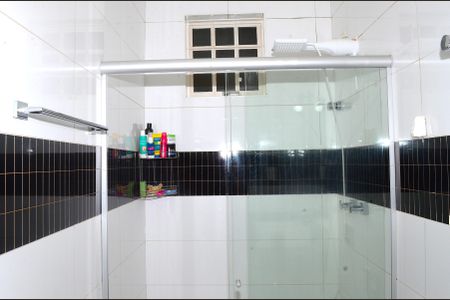 Casa à venda com 280m², 2 quartos e 2 vagasBanheiro