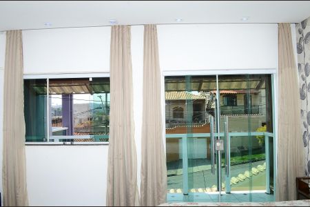 Casa à venda com 280m², 2 quartos e 2 vagasSuíte