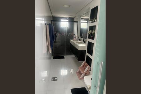 Apartamento à venda com 128m², 2 quartos e 3 vagasBanheiro