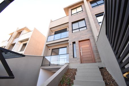 Casa para alugar com 225m², 3 quartos e 4 vagasFachada