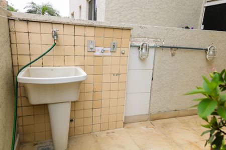 Apartamento para alugar com 80m², 3 quartos e 1 vagaÁrea de Serviço