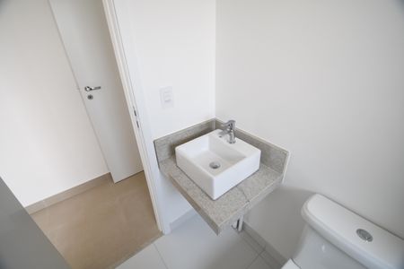 Apartamento à venda com 80m², 2 quartos e 2 vagasBanheiro da Suíte 1