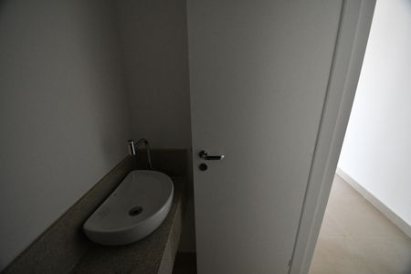 Apartamento à venda com 80m², 2 quartos e 2 vagasBanheiro de Serviço