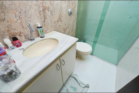 Apartamento à venda com 99m², 3 quartos e 1 vaga Apartamento à venda com 99m², 3 quartos e 1 vagaBanheiro Social