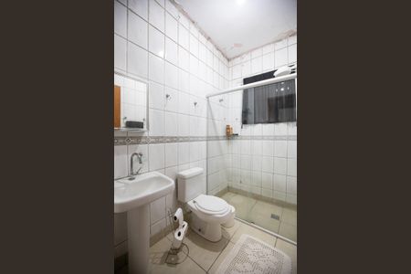 Casa à venda com 250m², 3 quartos e 3 vagas Casa à venda com 250m², 3 quartos e 3 vagasBanheiro Social