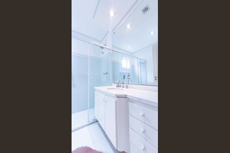 Casa de condomínio à venda com 439m², 4 quartos e 6 vagasBanheiro Social