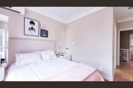 Casa de condomínio à venda com 439m², 4 quartos e 6 vagasSuíte 1