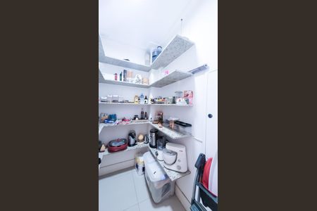 Casa de condomínio à venda com 439m², 4 quartos e 6 vagasDespensa