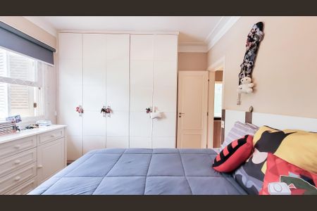 Casa de condomínio à venda com 439m², 4 quartos e 6 vagasQuarto 1