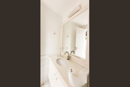 Casa de condomínio à venda com 439m², 4 quartos e 6 vagasBanheiro da Área gourmet