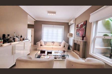 Casa de condomínio à venda com 439m², 4 quartos e 6 vagasSala