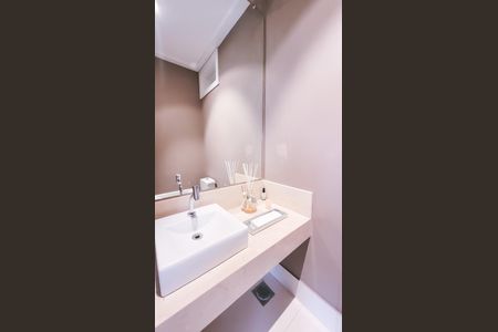 Casa de condomínio à venda com 439m², 4 quartos e 6 vagasLavabo