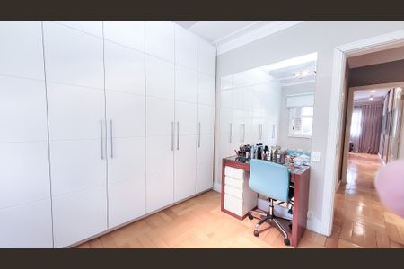 Casa de condomínio à venda com 439m², 4 quartos e 6 vagasQuarto 2