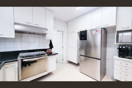 Casa de condomínio à venda com 439m², 4 quartos e 6 vagasCozinha