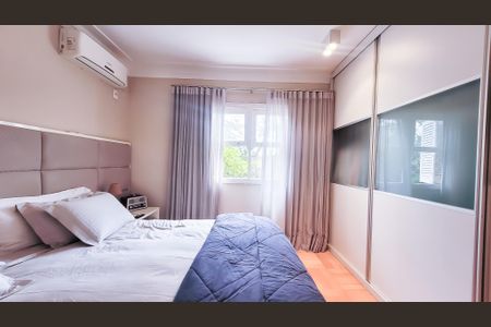 Casa de condomínio à venda com 439m², 4 quartos e 6 vagasSuíte 2