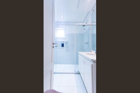 Casa de condomínio à venda com 439m², 4 quartos e 6 vagasBanheiro Social