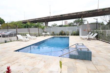 Apartamento à venda com 45m², 2 quartos e sem vagaÁrea comum - Piscina