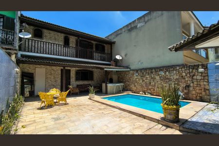 Casa de condomínio à venda com 310m², 3 quartos e 1 vagaQuintal