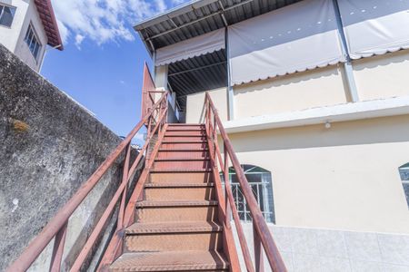 Casa à venda com 210m², 3 quartos e 5 vagasEscada de Acesso a Churrasqueira