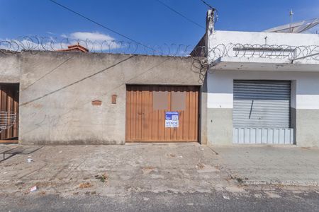 Casa à venda com 210m², 3 quartos e 5 vagasFachada