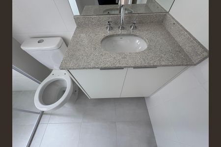 Apartamento para alugar com 64m², 2 quartos e 1 vaga Apartamento para alugar com 64m², 2 quartos e 1 vagaBanheiro da Suíte