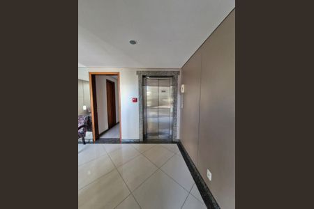 Apartamento à venda com 215m², 3 quartos e 3 vagas Apartamento à venda com 215m², 3 quartos e 3 vagasÁrea comum