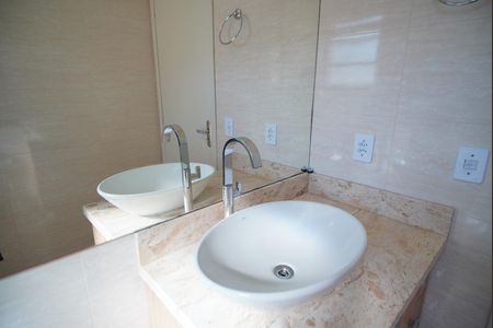 Apartamento à venda com 74m², 2 quartos e 1 vagaBanheiro Corredor