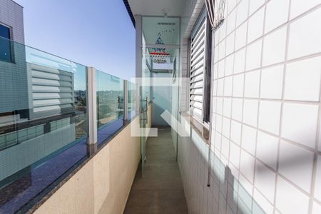 Apartamento à venda com 270m², 4 quartos e 3 vagas Apartamento à venda com 270m², 4 quartos e 3 vagasVaranda