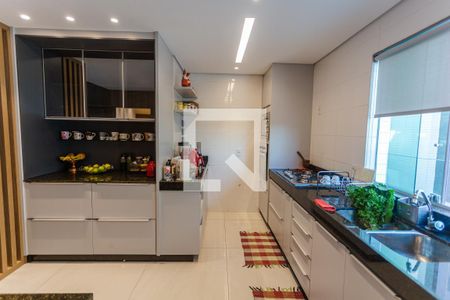 Apartamento à venda com 270m², 4 quartos e 3 vagas Apartamento à venda com 270m², 4 quartos e 3 vagasCozinha