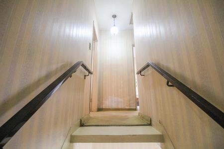 Casa à venda com 138m², 4 quartos e 1 vagaEscada