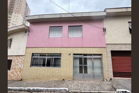 Casa à venda com 138m², 4 quartos e 1 vagaFachada