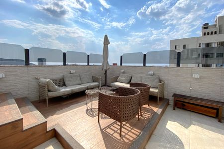 Apartamento à venda com 164m², 2 quartos e 2 vagasCobertura