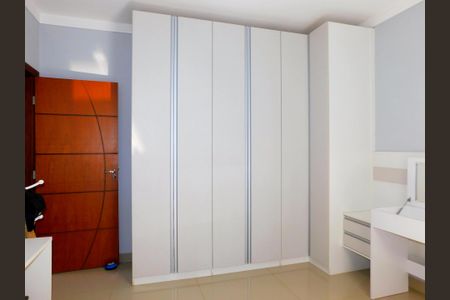 Casa de condomínio para alugar com 210m², 4 quartos e 4 vagasSuíte 1