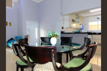 Sala de casa de condomínio para alugar com 4 quartos, 210m² em Parque Bom Retiro, Paulínia