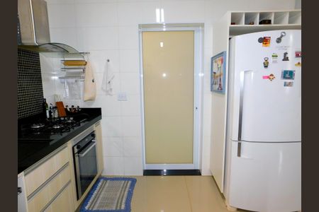 Casa de condomínio para alugar com 210m², 4 quartos e 4 vagasCozinha