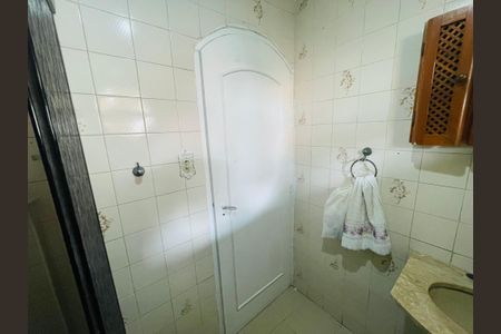 Casa à venda com 110m², 3 quartos e 1 vaga Casa à venda com 110m², 3 quartos e 1 vagaBanheiro 2