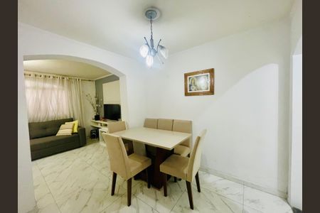 Casa à venda com 110m², 3 quartos e 1 vaga Casa à venda com 110m², 3 quartos e 1 vagaSala de Jantar